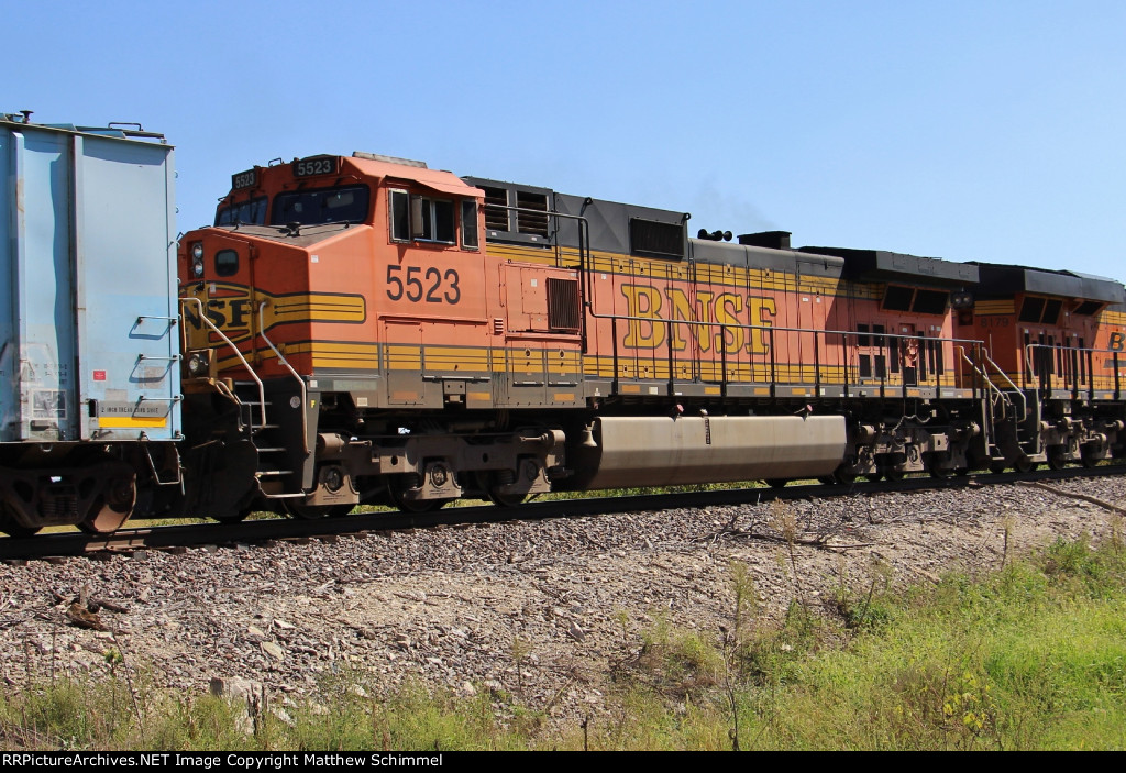 BNSF 5523